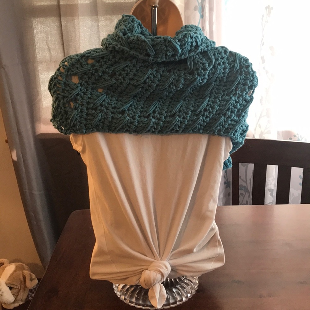 Cowl - Picture 2 of 3